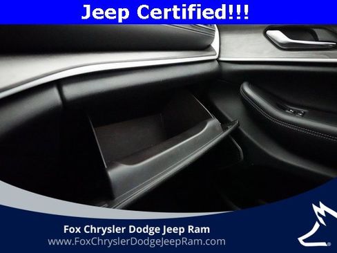 Used 2023 Jeep Grand Cherokee Limited image 30