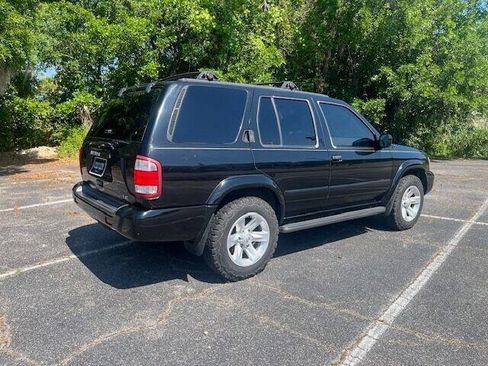 Used 2002 Nissan Pathfinder LE AWD/4WD image 3