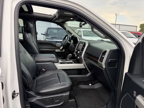 Used 2019 Ford F150 Lariat w/ Equipment Group 502A Luxury AWD/4WD image 10