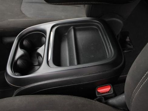 Used 2020 Chrysler Pacifica Touring w/ Advanced Safetytec Group FWD image 21