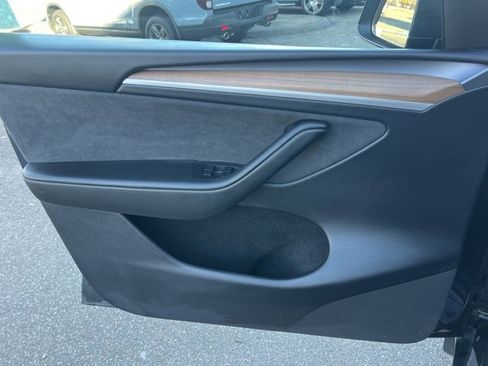 Used 2024 Tesla Model Y Long Range image 15