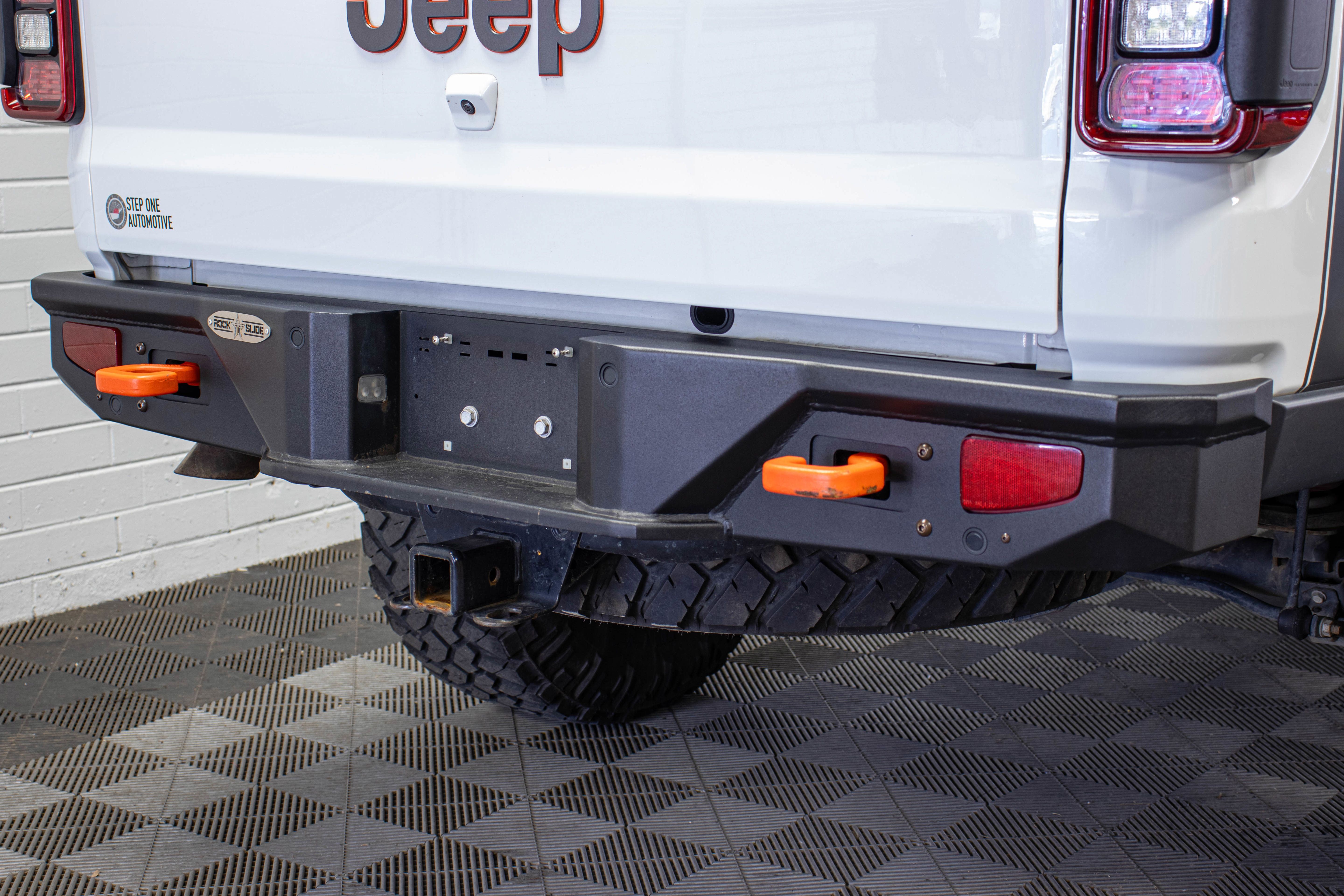 Used 2021 Jeep Gladiator Mojave w/ Dual Top Group AWD/4WD image 17