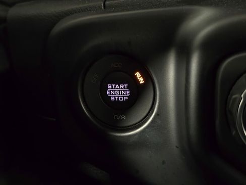 Used 2021 Jeep Wrangler Unlimited Sahara image 35