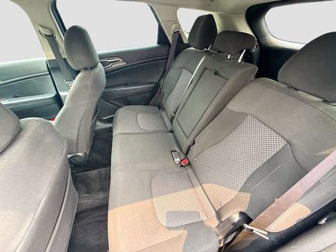 Used 2023 Kia Sportage LX AWD/4WD image 30