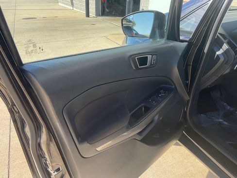 Used 2021 Ford EcoSport SE image 7