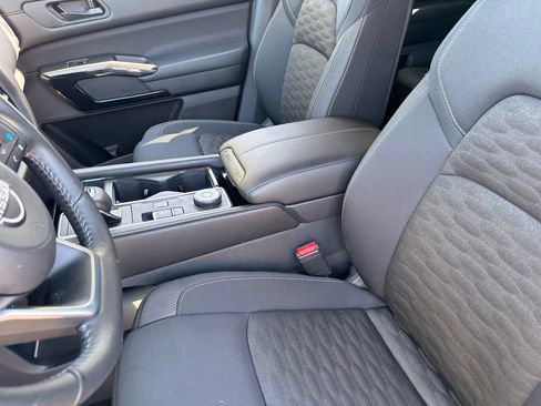 Certified 2025 Nissan Pathfinder SV w/ Cargo Package AWD/4WD image 18