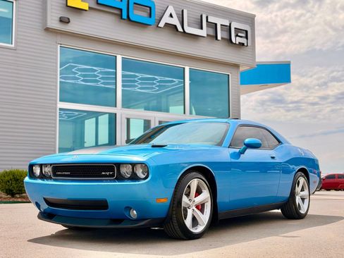 Used 2009 Dodge Challenger SRT8 w/ SRT Option Group II RWD image 16