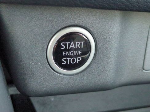 Used 2021 Nissan Rogue SV w/ Premium Package image 28