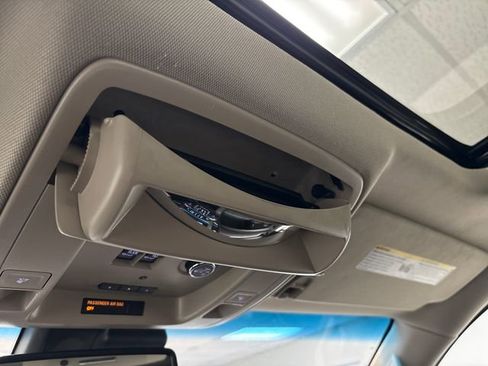 Used 2017 Chevrolet Suburban LT w/ Luxury Package image 63