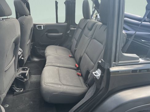 Used 2019 Jeep Wrangler Unlimited Sport S AWD/4WD image 11
