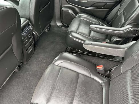 Used 2018 GMC Acadia SLT FWD image 11