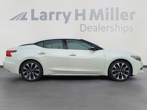 Used 2018 Nissan Maxima SR image 7
