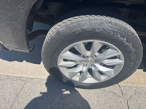 Used 2022 Chevrolet Silverado 1500 Custom image 11