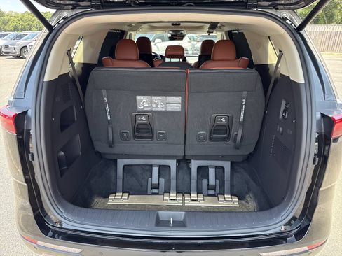 Used 2024 Kia Carnival SX Prestige FWD image 39