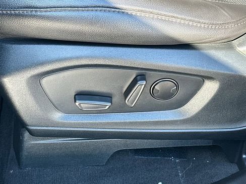 Used 2022 Ford Explorer Limited w/ Limited Technology Package image 39