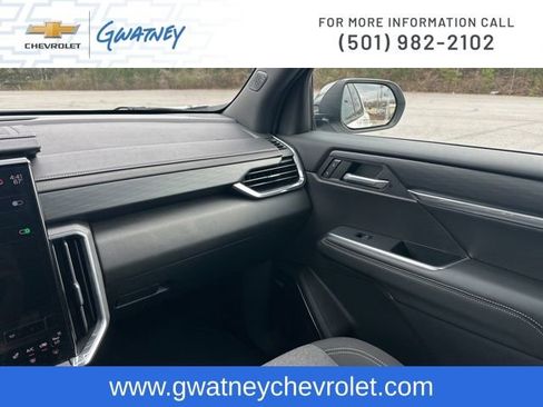 Used 2025 GMC Acadia Elevation image 25