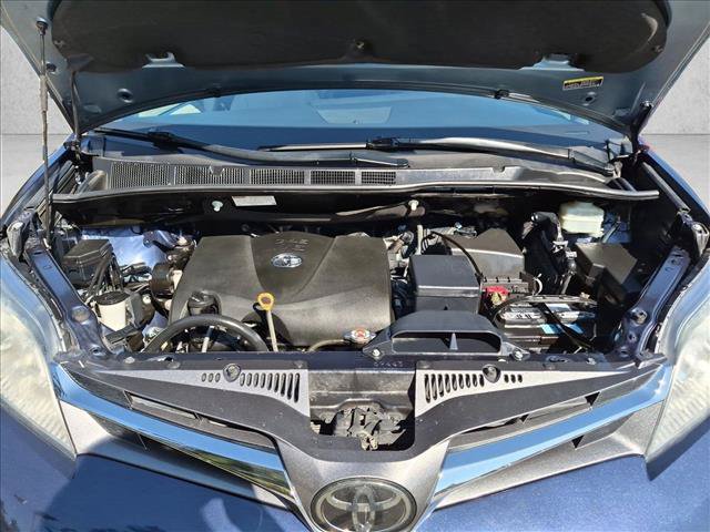 Used 2019 Toyota Sienna XLE w/ XLE Navigation Package FWD image 24