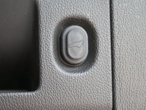 Used 2015 Chevrolet Tahoe LT AWD/4WD image 18