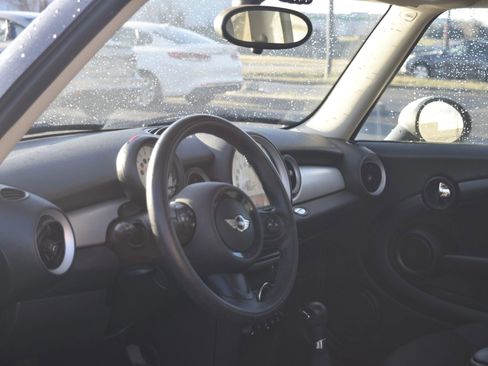 Used 2013 MINI Cooper Hardtop image 10