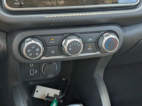 New 2025 Nissan Kicks Play S image 27