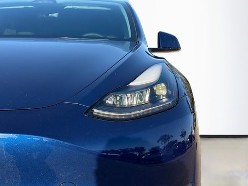 Used 2023 Tesla Model Y Long Range image 9