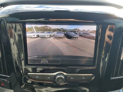 Used 2020 Chevrolet Traverse LS image 32