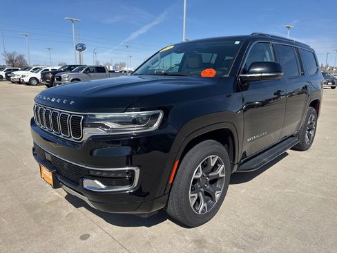 Certified 2023 Jeep Wagoneer Series III w/ Preferred Equipment Group AWD/4WD image 28