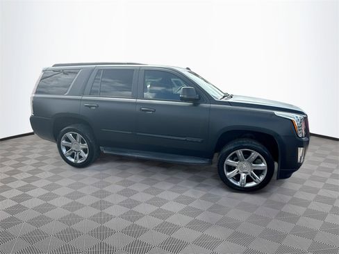 Used 2018 Cadillac Escalade Luxury image 5