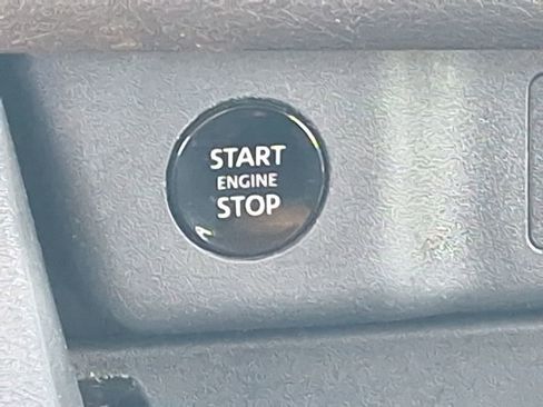 Used 2024 Nissan Rogue SV image 25