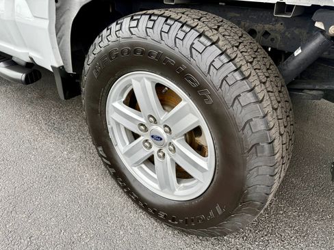 Used 2022 Ford F150 XLT w/ Trailer Tow Package image 12