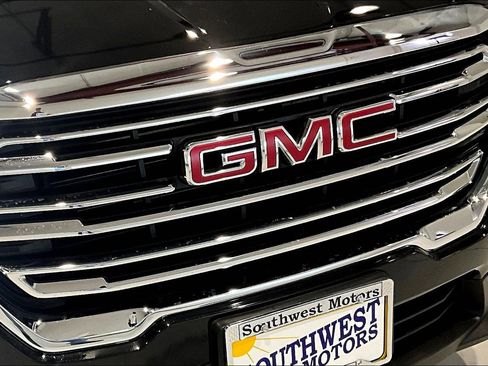 Used 2023 GMC Terrain SLT image 33
