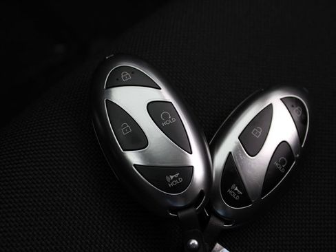 Used 2025 Hyundai Santa Fe SE image 29