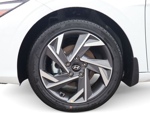 New 2025 Hyundai Elantra SEL FWD image 4