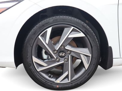 New 2025 Hyundai Elantra SEL