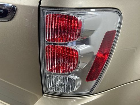 Used 2008 Chevrolet Equinox LT w/ LT Preferred Equipment Group FWD image 30