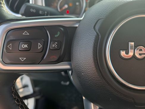 Used 2020 Jeep Wrangler Unlimited Sahara image 15