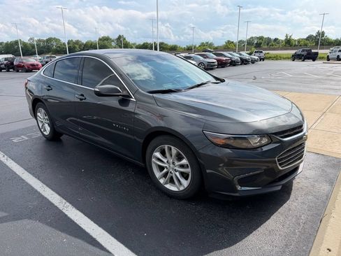 Used 2018 Chevrolet Malibu LT FWD image 4