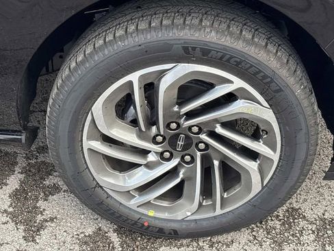New 2025 Lincoln Navigator L Reserve AWD/4WD image 9