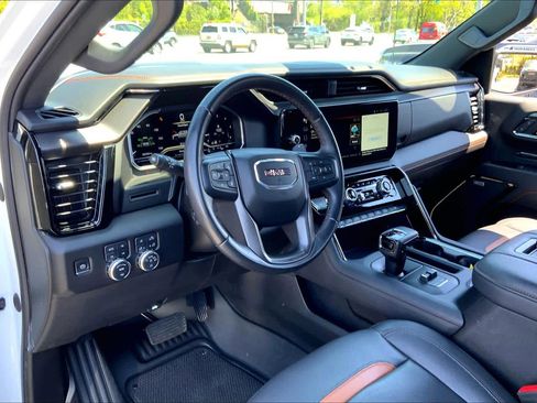Used 2022 GMC Sierra 1500 AT4 w/ AT4 Premium Package AWD/4WD image 17