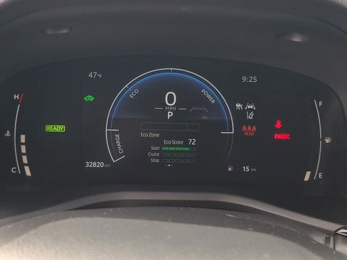 Used 2025 Toyota Camry SE image 24