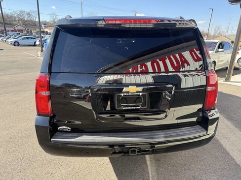 Used 2020 Chevrolet Suburban LT image 8