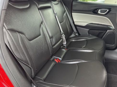 Used 2025 Jeep Compass Limited AWD/4WD image 14