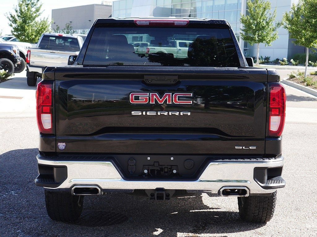 Used 2024 GMC Sierra 1500 SLE w/ X31 Off-Road Package AWD/4WD image 4