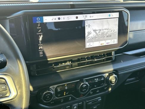 Used 2024 Jeep Wrangler Sahara w/ Technology Group image 22