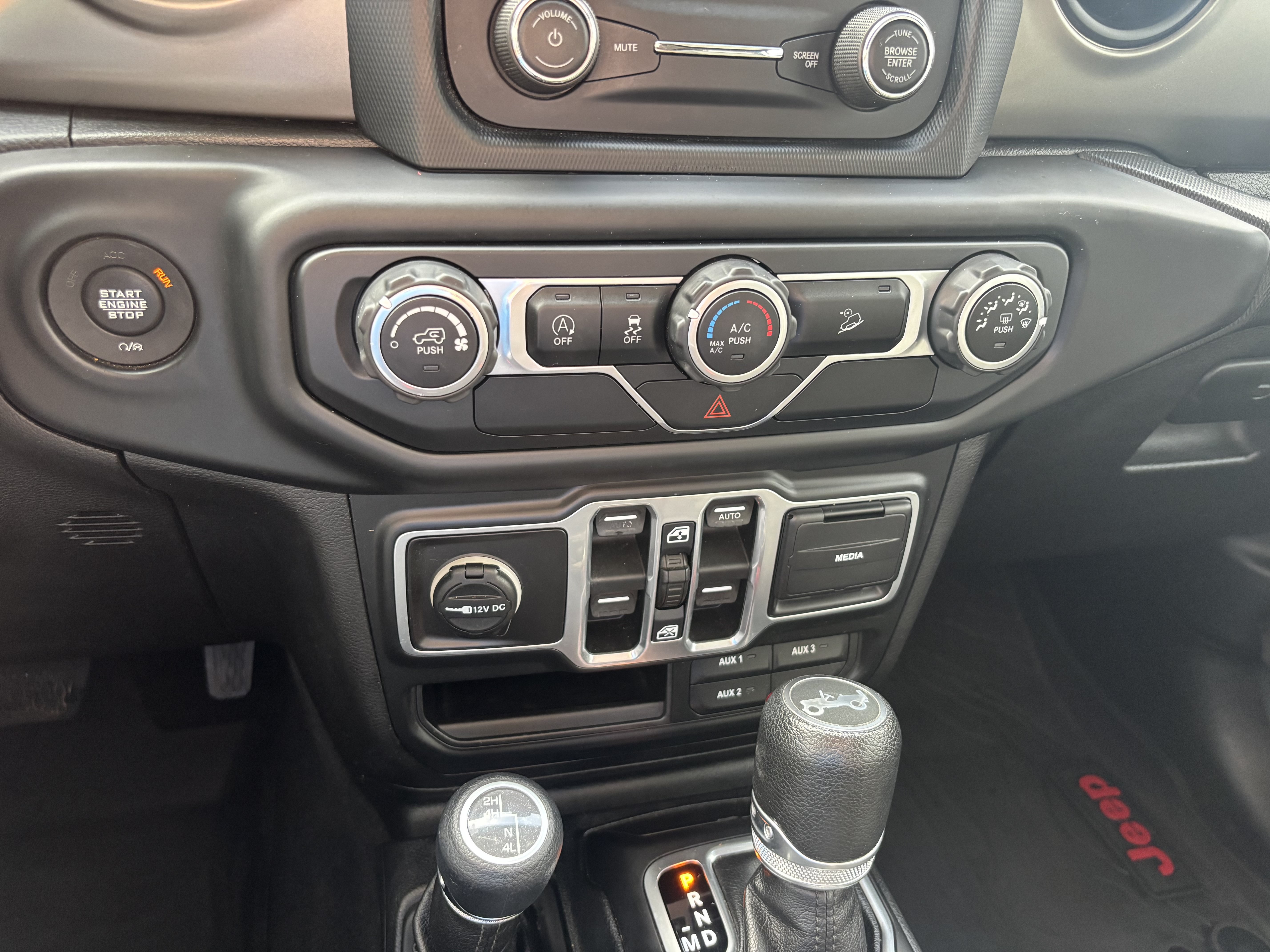 Used 2018 Jeep Wrangler Unlimited Sport S AWD/4WD image 15