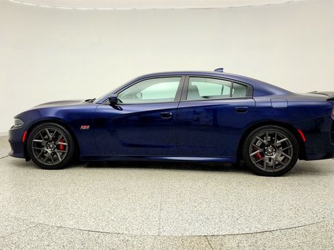 Used 2017 Dodge Charger R/T Scat Pack w/ Beats Audio Group RWD image 8