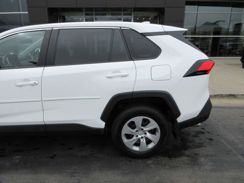 Used 2024 Toyota RAV4 LE image 4