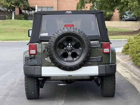 Used 2015 Jeep Wrangler Unlimited Sahara w/ Dual Top Group AWD/4WD image 5