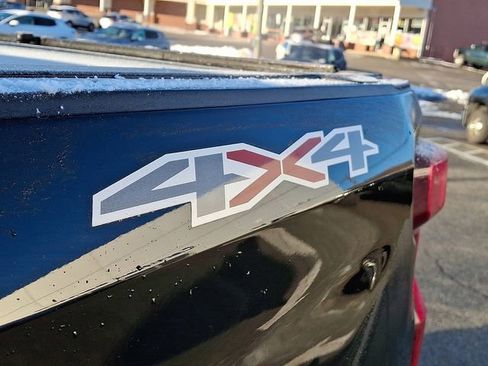 Used 2022 Chevrolet Silverado 1500 LT image 39