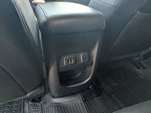 Used 2015 GMC Canyon SLE w/ All-Terrain Package AWD/4WD image 28